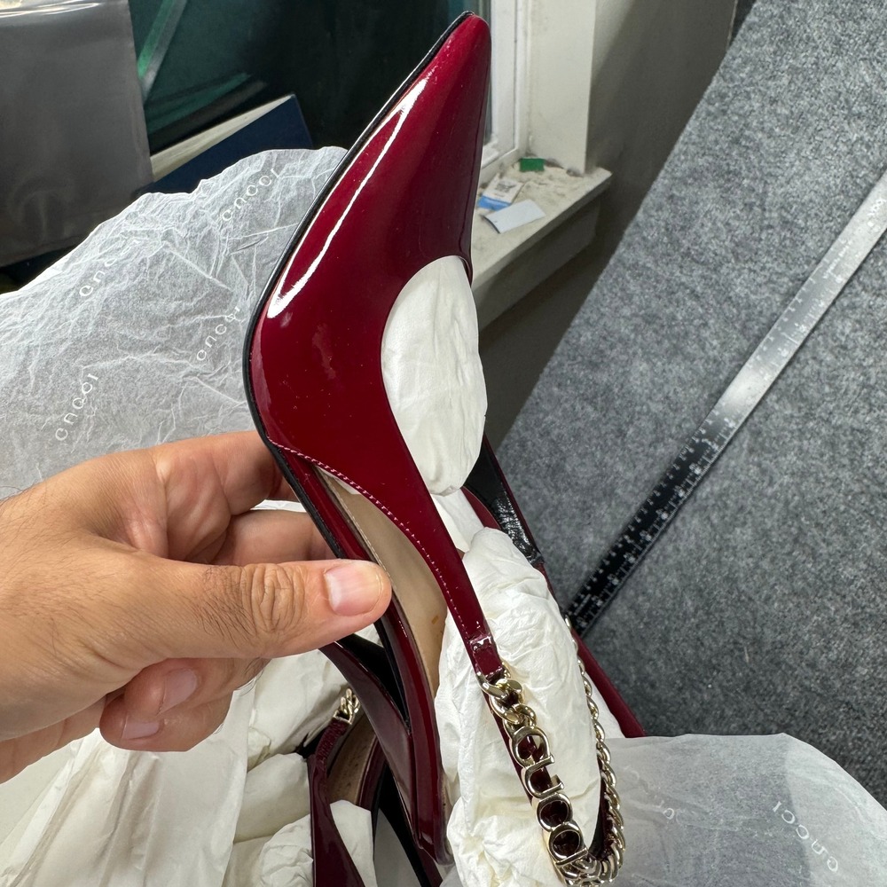 Gucci Slingback Pumps Womens Size 36 Burgundy Patent Leather Chain Italy NEW